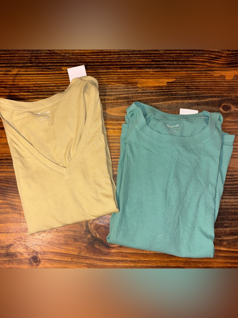 Two Madewell Softfade Cotton T-Shirt Bundle XL + XXL | V-Neck & Scoop Neck